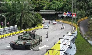 Quân đội Malaysia xin lỗi vì xe tăng chết máy gây kẹt đường