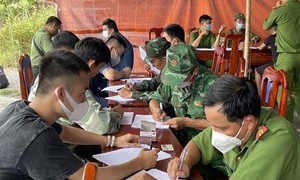 Nhiều người Việt lao động tự do tại Campuchia nhập cảnh về nước