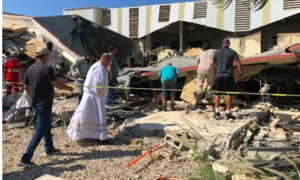 Sập mái nhà thờ ở Mexico, gần 80 người thương vong và mất tích