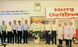 Lãnh đạo TPHCM thăm, chúc mừng nhân dịp Giáng sinh 2024