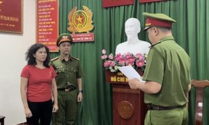Xét xử vụ án bà Hàn Ni xúc phạm bà Nguyễn Phương Hằng vào ngày 1/3