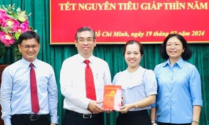 Lãnh đạo TPHCM thăm, chúc mừng các hội quán người Việt gốc Hoa dịp Tết Nguyên tiêu