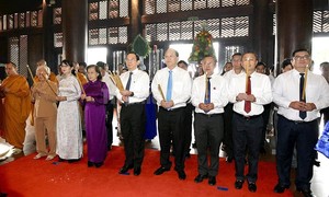 Đoàn đại biểu TPHCM dâng hương tưởng nhớ Đức Lễ Thành hầu Nguyễn Hữu Cảnh