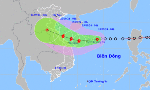 Áp thấp nhiệt đới khiến nhiều nơi ở miền Trung mưa to đến rất to