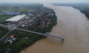 Vụ sập cầu Phong Châu: Dùng mọi phương tiện tìm kiếm người bị nạn, nhưng phải an toàn