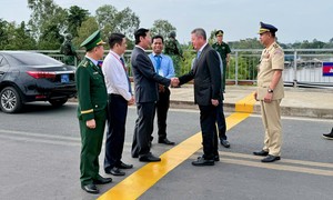 Kỳ cuối: Mở cửa để phát triển, giữ vững biên cương