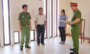 Khởi tố đối tượng dùng hương liệu để sản xuất cà phê bột giả