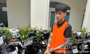 Bắt giữ 2 thanh niên dàn cảnh mua xe máy để cướp táo tợn