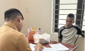Bắt giữ và vận động các đối tượng phạm tội ra đầu thú