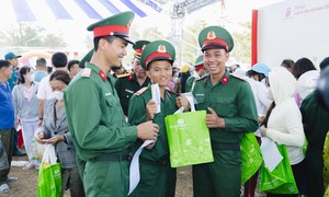 Saigon Co.op mang “siêu thị đất liền” ra đặc khu Côn Đảo với Phiên chợ nghĩa tình