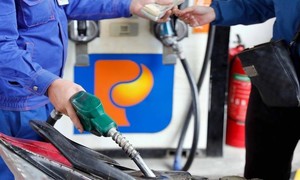 Tăng cường kiểm tra các dấu hiệu đầu cơ, ngăn chặn tình trạng găm xăng dầu và buôn lậu