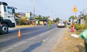 Ôtô va chạm 2 xe đạp của người đi tập thể dục lúc sáng sớm, 2 người thương vong