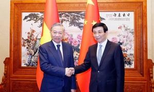 Tổng Bí thư, Chủ tịch nước Tô Lâm hội kiến Chủ tịch Chính hiệp toàn quốc Trung Quốc