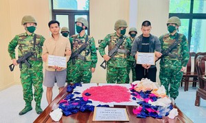 Chặt đứt đường dây đưa ma túy từ nước ngoài vào Việt Nam, thu giữ 24.000 viên thuốc lắc