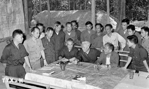 Bài 1: Tiền đề và các trận đánh trước chiến dịch