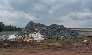 Công an Đồng Nai bắt hai đối tượng đổ trái phép hàng trăm tấn da bò, gây ô nhiễm môi trường