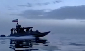 Xuồng máy cao tốc thành phương tiện “đáng gờm” để phong toả eo biển Hormuz