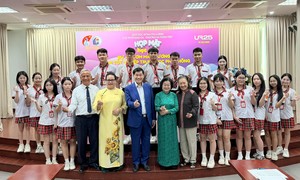 Quỹ Học bổng Vừ A Dính gặp mặt, tặng quà các em học sinh thuộc dự án “Ươm mầm tương lai”