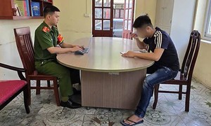 Video: Đã xác định được đối tượng cưa ngang thân cây thị cổ thụ trăm tuổi