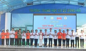 Hải Phòng: 1.000 mũ bảo hiểm tặng học sinh tại Chương trình “Giao thông xanh - Hành trình an toàn - Vững vàng tiên phong"