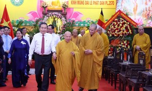 Chủ tịch Quốc hội Trần Thanh Mẫn thăm, chúc mừng Đại lễ Phật đản tại TPHCM