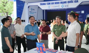 Thứ trưởng Phạm Thế Tùng cùng Ban Giám đốc Công an TPHCM kiểm tra công tác tổ chức Gala “Tổ quốc bình yên”