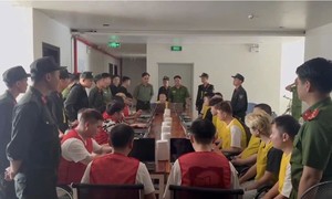 Từ Campuchia qua Việt Nam định lập ổ lừa đảo, 19 đối tượng bị Công an phát hiện và bắt giữ