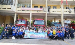​Một ngày làm chiến sĩ Cảnh sát PCCC của thiếu nhi, đoàn viên thanh niên phường Phú Thọ Hòa