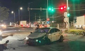 Ô tô va chạm xe máy, 2 người tử vong