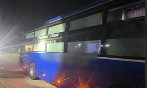 Làm rõ nhóm trẻ em ném đá làm vỡ kính xe khách trên Quốc lộ 19