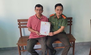 Công an phường Bình Cơ: Tận tâm hỗ trợ kiều bào hồi hương làm lại giấy tờ tùy thân