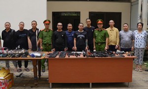 Video: Công an TPHCM đánh sập đường dây sản xuất, mua bán vũ khí quân dụng, bắt 30 đối tượng