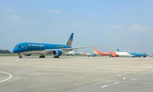 Gần 40 chuyến bay bị ảnh hưởng do vật thể bay trong 2 ngày, Cục Hàng không ra cảnh báo khẩn