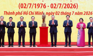 Nguyện đoàn kết một lòng, phát huy truyền thống vẻ vang của Thành phố Anh hùng