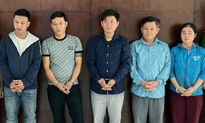 Khám phá đường dây sản xuất hơn 1 tấn bột ngọt giả