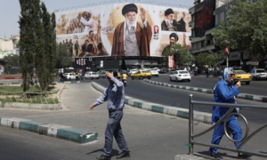 Giá dầu tăng vọt khi Mỹ và Iran liên tiếp tấn công lẫn nhau