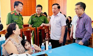 Video: Lãnh đạo Đồng Nai thăm hỏi các nạn nhân vụ cháy xe khách khiến 12 người thương vong
