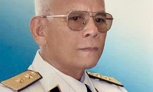 Làm giả tàu chiến nhử máy bay địch