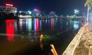 Tắm sông 1 em tử vong, 1 em mất tích