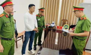 Bắt tạm giam tài xế đánh đồng nghiệp vì tranh giành khách