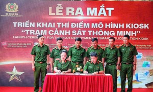 Ra mắt “Trạm Cảnh sát thông minh” hỗ trợ người dân trình báo Công an 24/7