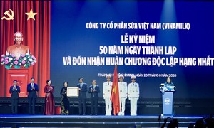 Vinamilk đón nhận Huân chương Độc lập hạng Nhất tại dấu mốc 50 năm