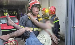 Chuyện về hai chiến sĩ nhường bình dưỡng khí để cứu người trong biển lửa