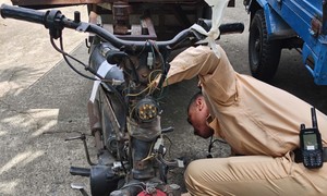CSGT xử lý nhiều xe lôi, xe ba bánh tự chế tại khu vực chợ đầu mối Thủ Đức