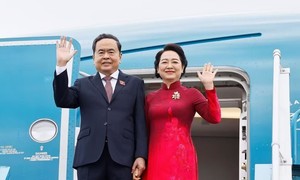 Chủ tịch Quốc hội Trần Thanh Mẫn và Phu nhân lên đường thăm chính thức Hàn Quốc và Mông Cổ