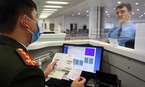 Cục Quản lý xuất nhập cảnh phản hồi thông tin sai lệch về cấp thị thực điện tử