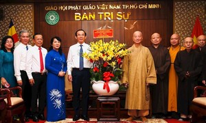 Bí thư Thành ủy TPHCM thăm, chúc mừng Giáo hội Phật giáo Việt Nam