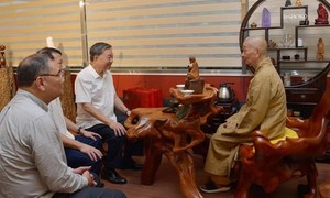 Bộ trưởng Tô Lâm thăm, chúc mừng Đức Pháp chủ Giáo hội Phật giáo Việt Nam