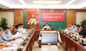 Kỷ luật Cảnh cáo Chủ tịch UBND tỉnh Đồng Nai Cao Tiến Dũng