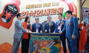 Chin-su gây ấn tượng mạnh với Bộ gia vị và Phở tại sự kiện ẩm thực quốc tế Seoul Food